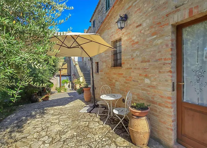 4 Bedroom Stunning Home In Cetona